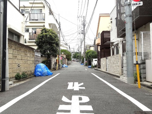 柿の木坂コーポ　前面道路