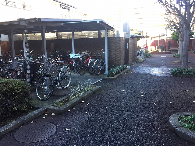 ライオンズマンション八幡山　駐輪場