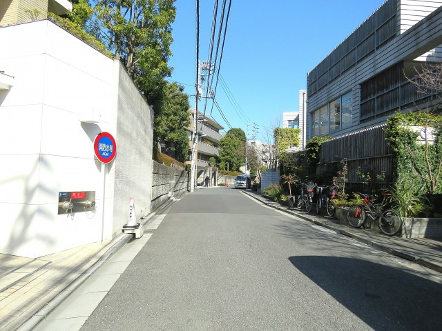 クラッシィハウス広尾フィオリーレ　前面道路