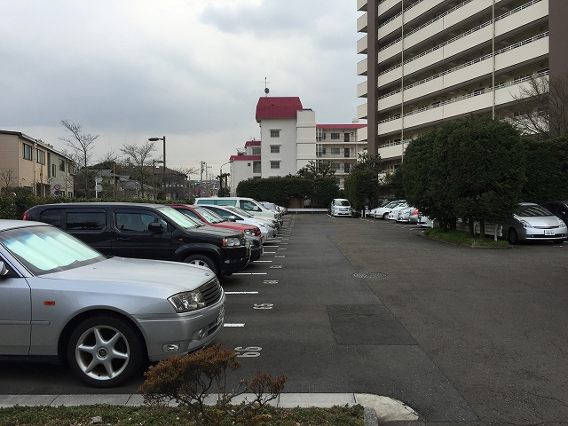 烏山南住宅　駐車場