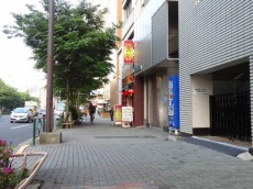 四谷フラワーマンション　前面道路