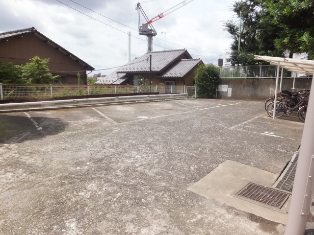 マンション目黒苑　駐車場