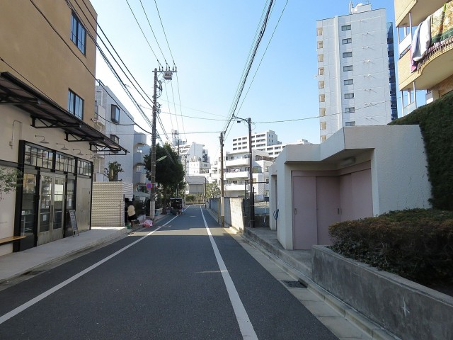 ライオンズマンション馬事公苑　前面道路